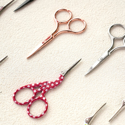 Crane-shaped scissors