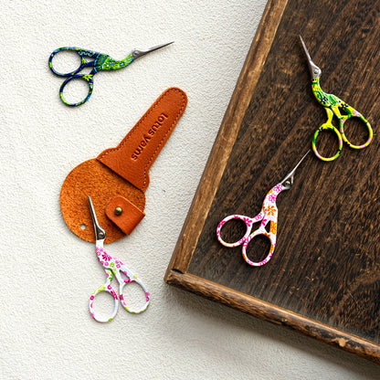 Crane-shaped scissors