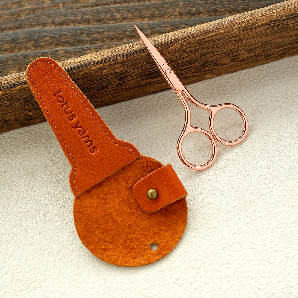 Crane-shaped scissors