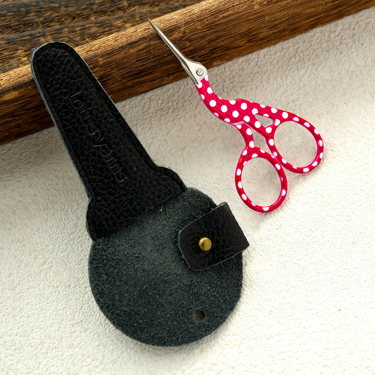 Crane-shaped scissors