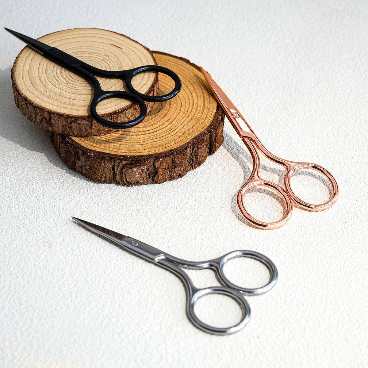 Crane-shaped scissors