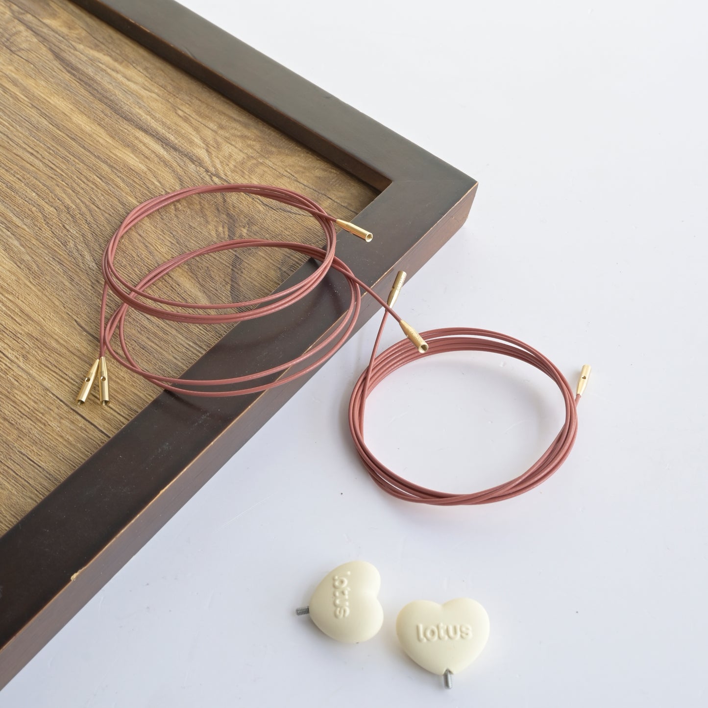 360° Vintage Pink Swivel Cables with End Caps